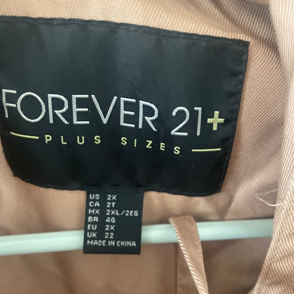 Women's Jacket - Picture 2 of 11